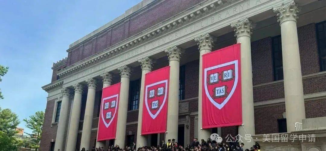 讲的中国女生蒋雨融来自青岛英高毕业本科就读于杜克九游会·j9网站震撼全场!史上首位在哈佛毕业演(图7) 讲的中国女生蒋雨融来自青岛英高毕业本科就读于杜克九游会·j9网站震撼全场!史上首位在哈佛毕业演(图7)